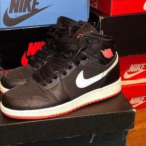 Jordan 1 Black/White/Hot Lava